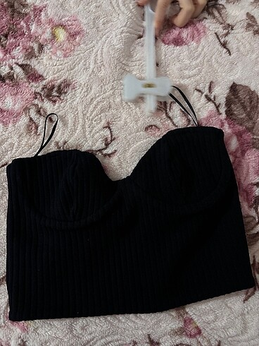 Straplez crop