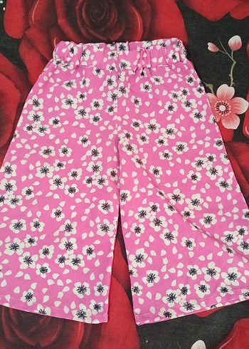 Pembe Çiçek Desenli Bol Kesim Kız Çocuk Kapri Pantolon - Görsel 2