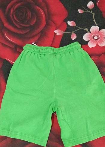 Çocuk Renkli Rahat Yeşil Şort - Görsel 2