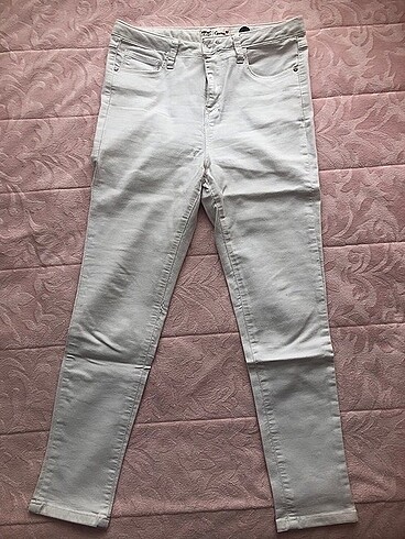 Koton beyaz dar paça likralı pantolon