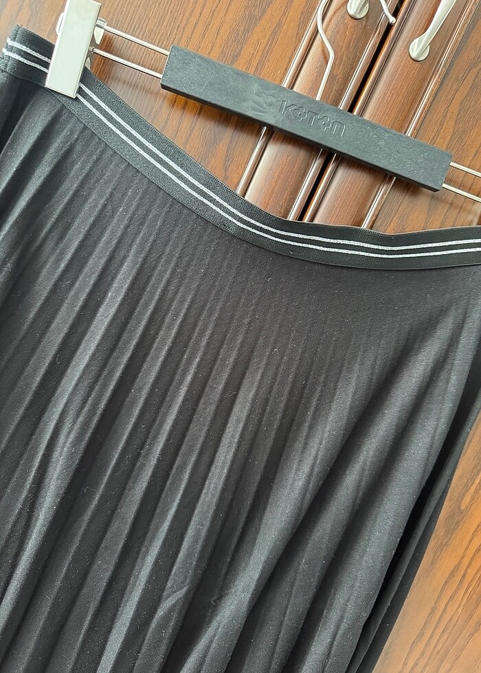 Beli lastikli Pileli midi etek - Görsel 2