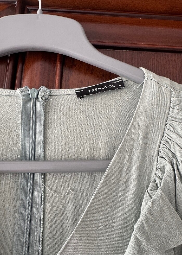 Koton v yaka keten yeşil mini elbise - Görsel 3