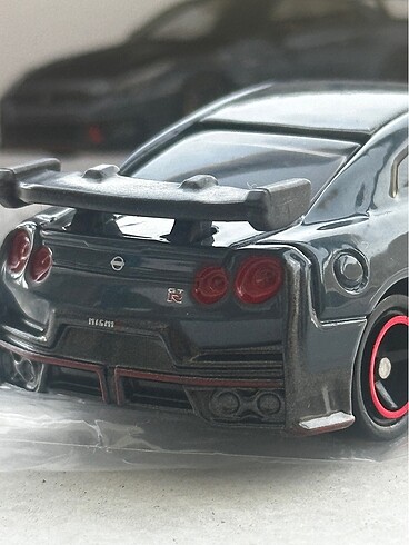Nissan GT-R NISMO tomica