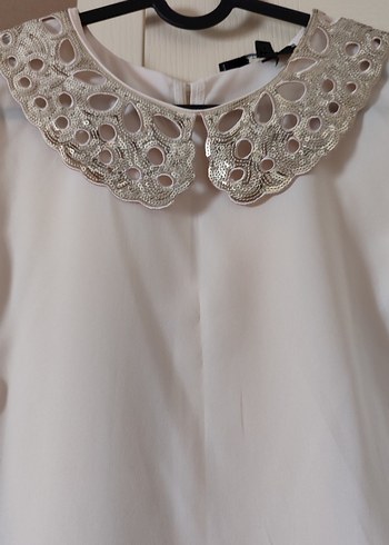Pul İşlemeli Yakalı Kolsuz Beyaz Bluz - Görsel 3