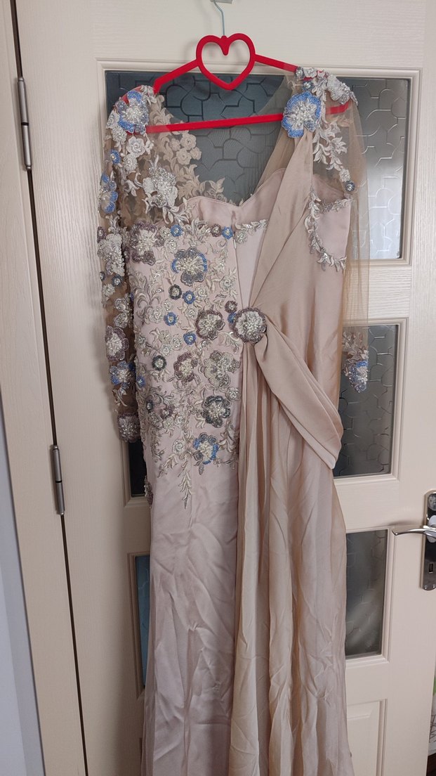 Bej Nakışlı Uzun Kollu V Yaka Kadın Elbise - Görsel 4