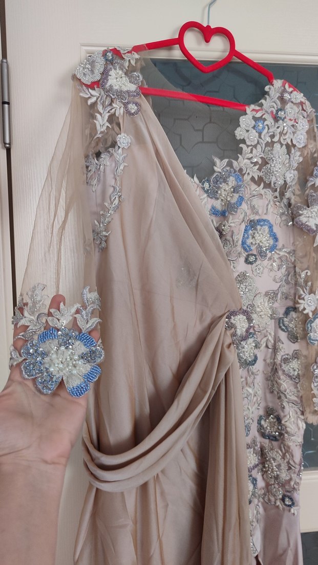 Bej Nakışlı Uzun Kollu V Yaka Kadın Elbise - Görsel 2