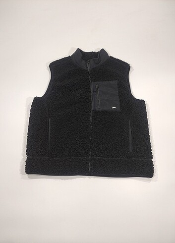 pull bear siyah peluş yelek