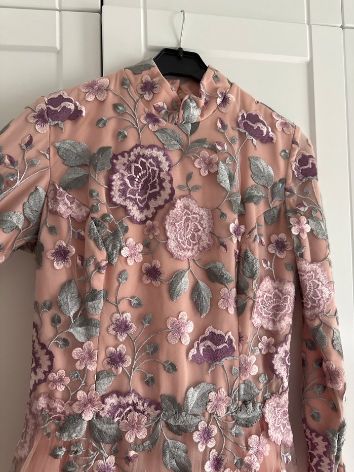 Tesettür Nakışlı Pembe Vintage Uzun Kollu Elbise - Görsel 3