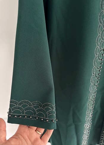 Yeşil Nakışlı Tesettür Takım - Görsel 3