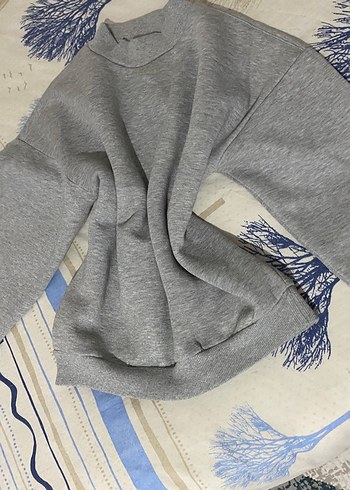 Trendyol & Milla Gri Yüksek Yakalı Rahat Kesim Sweatshirt
