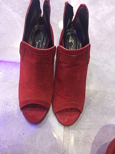 38 Beden Kırmızı ayakkabı