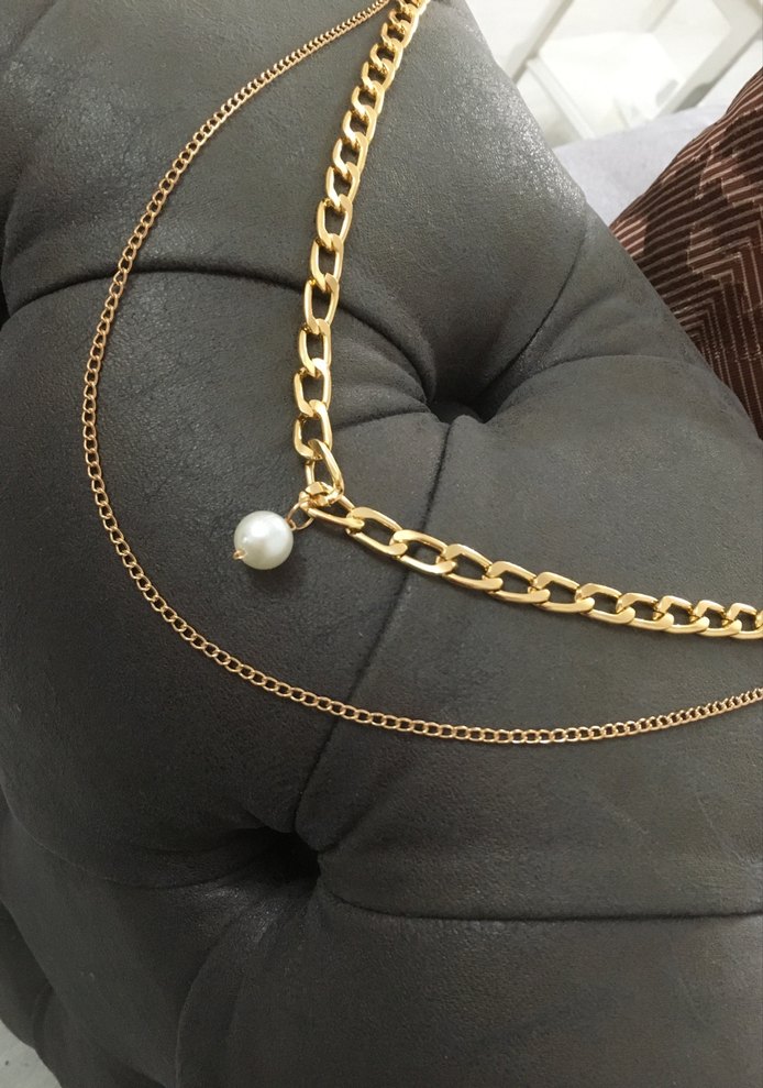 Altın Renk Zincir Detaylı Kadın Vücut Zinciri - Görsel 3