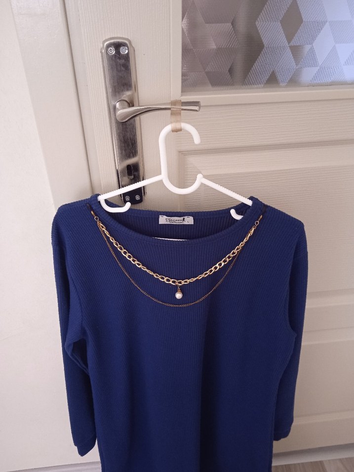 Zincir Detaylı Mavi Kadın Triko - Görsel 3