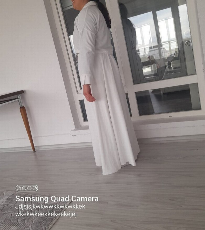 Beyaz etekli takım - Görsel 2