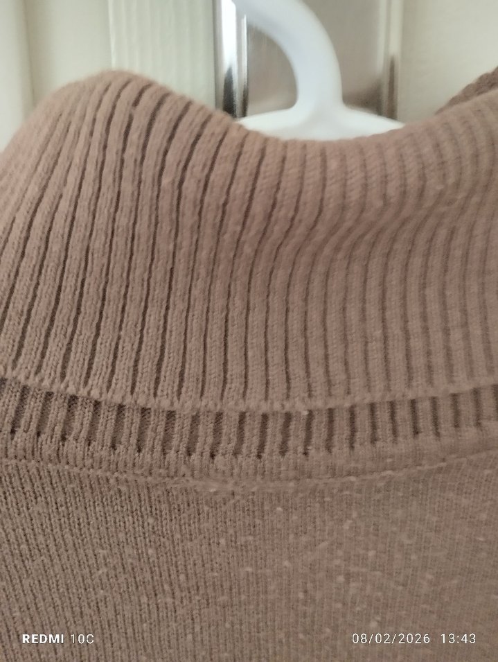 Bej Boğazlı Fit Kadın Kazak - Görsel 2