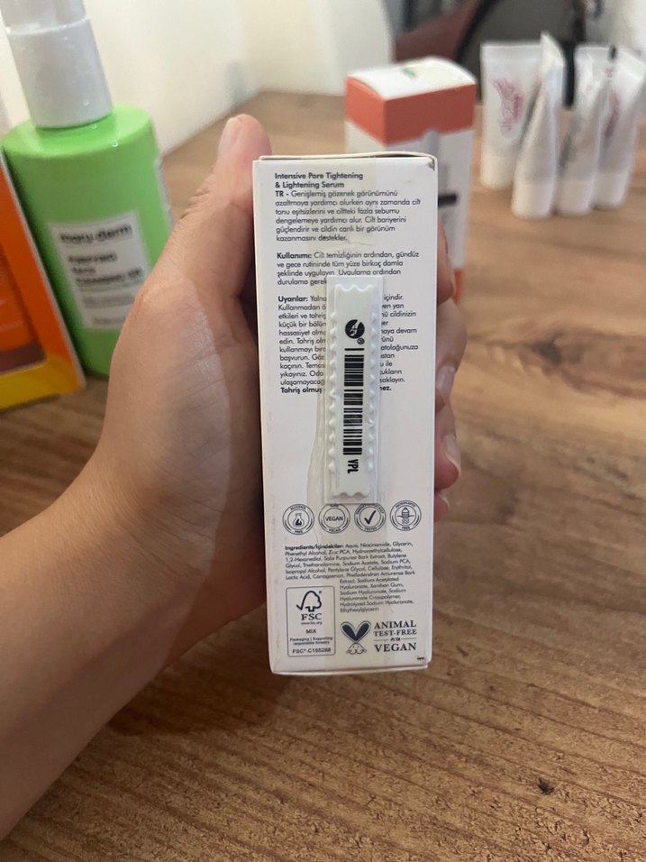 Niacinamide & Çinko İçeren Gözenek Sıkılaştırıcı Serum - Görsel 3