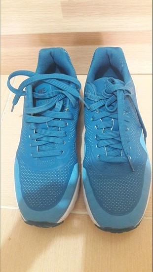 Nike spor ayakkabı 39 numara