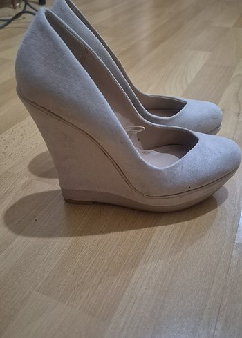 Stradivarius Bej Süet Stiletto Kadın Topuklu Ayakkabı 36