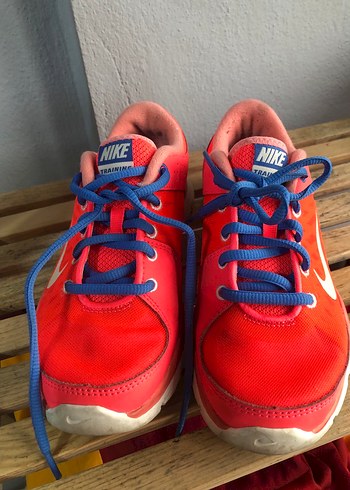 Kadın 36 numara Kırmızı Nike Spor Ayakkabısı - Görsel 3