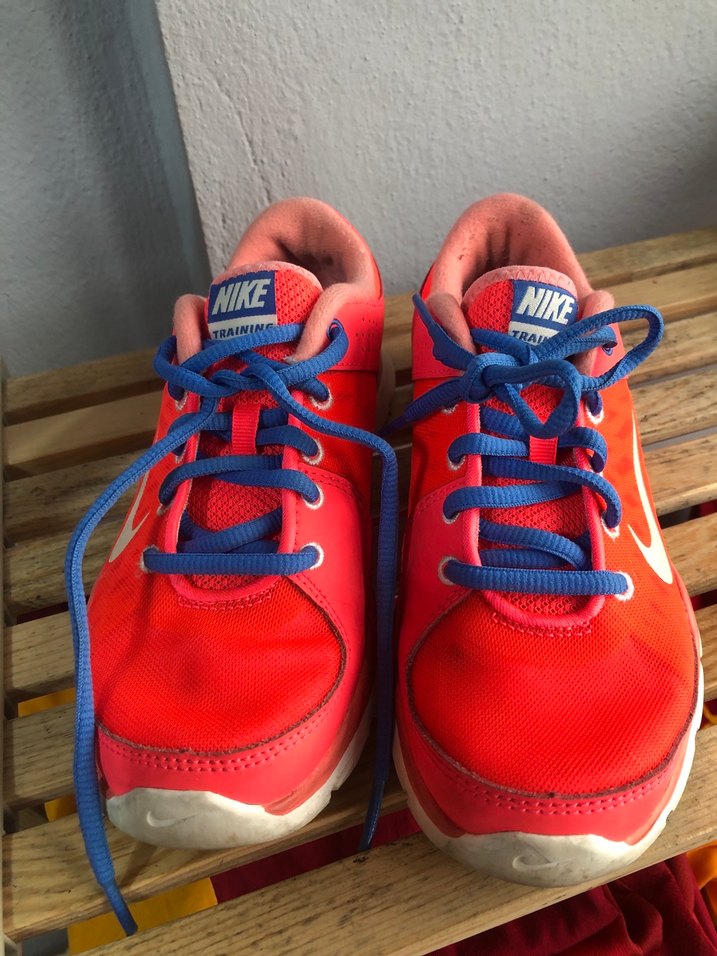 Kadın 36 numara Kırmızı Nike Spor Ayakkabısı - Görsel 3
