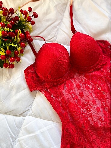 xl Beden kırmızı Renk Lustrous Dantelli Dolgulu Sırt Detay Bodysuit