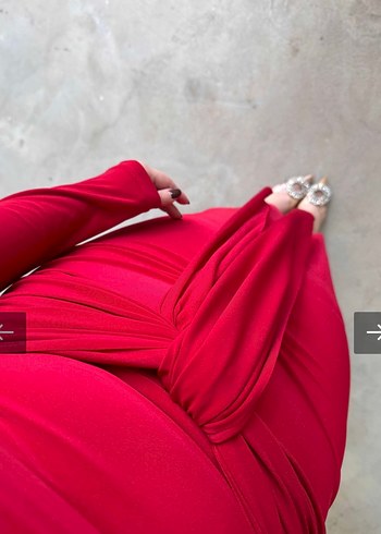 Vatkalı Parlak Kırmızı Elbise - Görsel 4