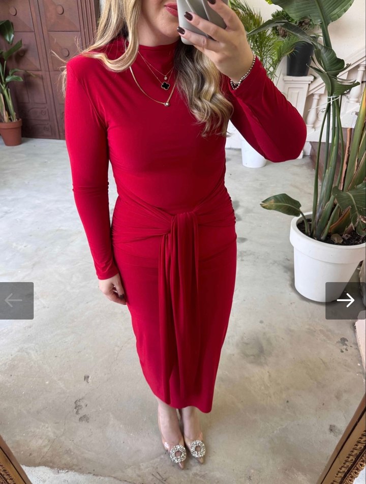 Vatkalı Parlak Kırmızı Elbise - Görsel 2