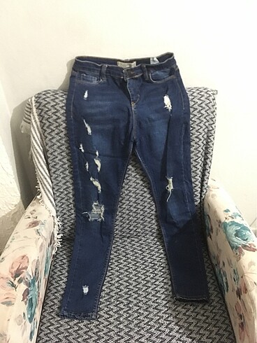 Yırtık detay jean