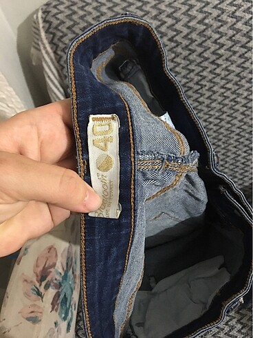 40 Beden lacivert Renk Yırtık detay jean