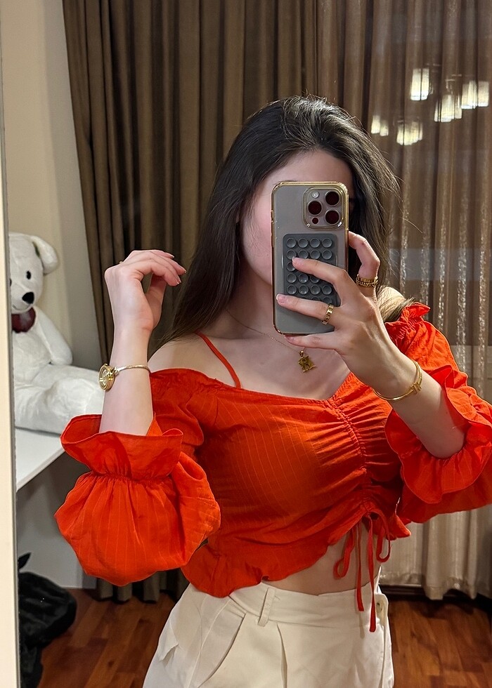 Ruffle omuzu açık üst bluz - Görsel 2