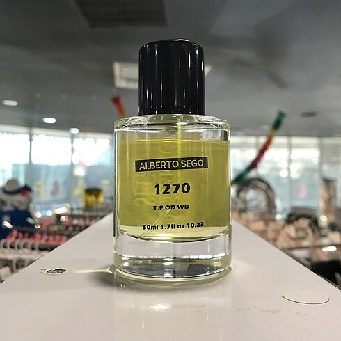 Alberto Sego Oud Wood