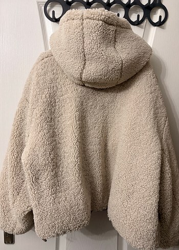 Bershka BejPeluşKapüşonlu Mont - Görsel 5