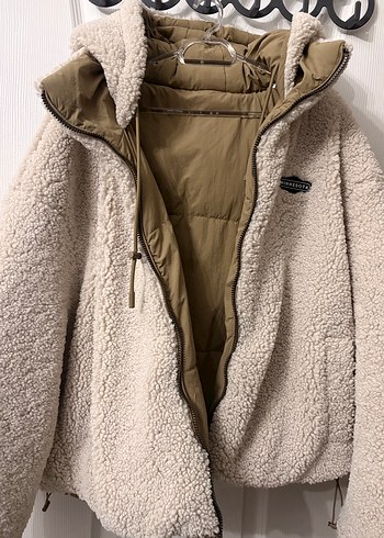 Bershka BejPeluşKapüşonlu Mont - Görsel 6