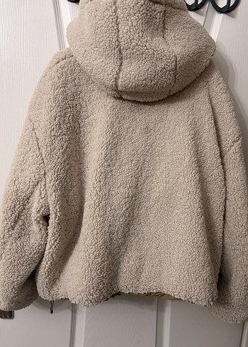 Bershka BejPeluşKapüşonlu Mont - Görsel 4