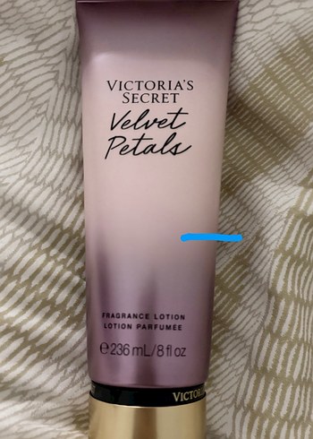 Victoria's Secret Velvet Petals Vücut Losyonu - Görsel 3