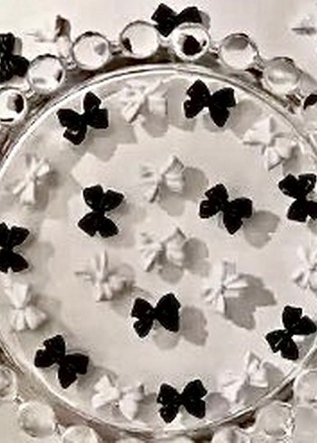 Gri GotikMelek Tırnak Charm - Görsel 2