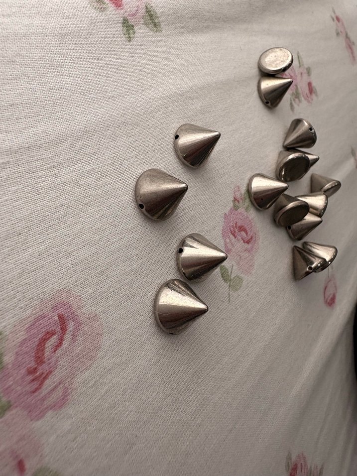 gotik spike üçgen dikenler - Görsel 2