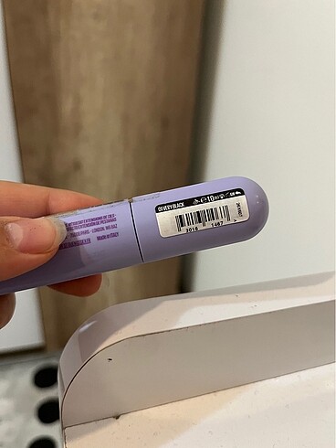 Beden maybelline surreal maskara
