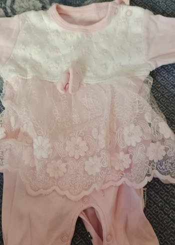 Pembe Nakışlı Dantel Detaylı Bebek Tulum