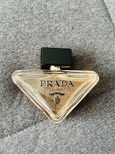 Prada Paradoxe parfüm