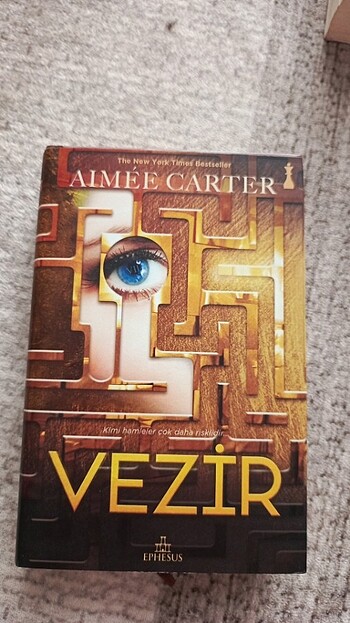 Aimee Carter Vezir