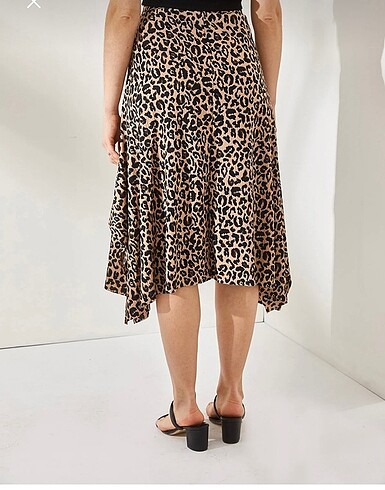 Leopar desenli asimetrik etek