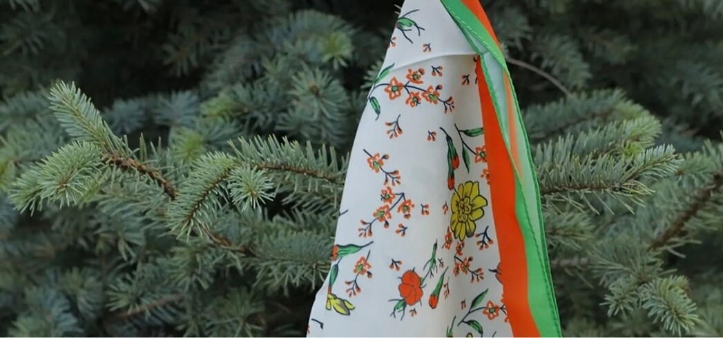 Çiçekli fular/bandana