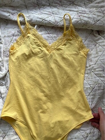 m Beden H&M Sarı dantel şeritli jarse body