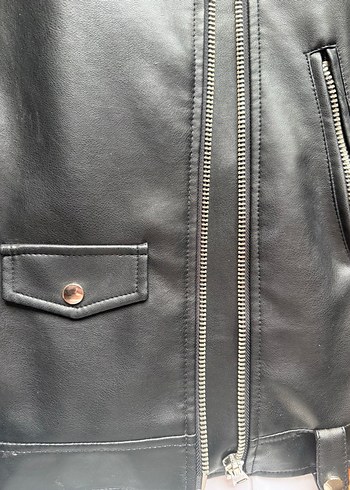 s Beden Stradivarius Siyah Parlak Deri Biker Ceket unisex