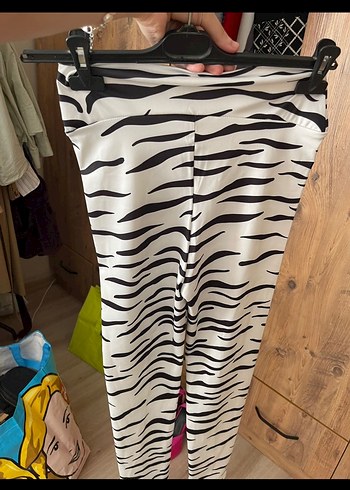 s Beden Kadın Zebra Desenli Pilili Kumaş Pantolon