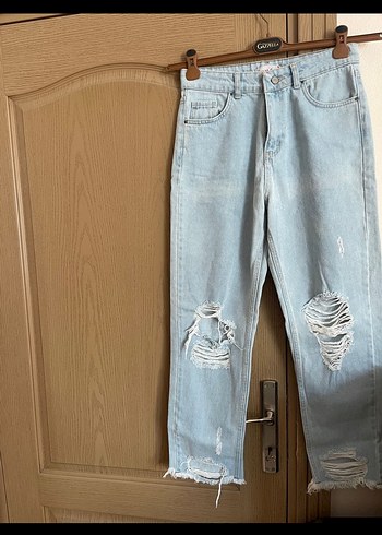 Açık Mavi Yırtık Kadın Denim Jean