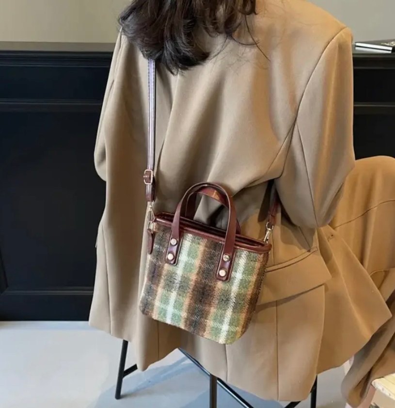 Tokalı Ekose Desenli Kadın Yün Çanta - Görsel 2