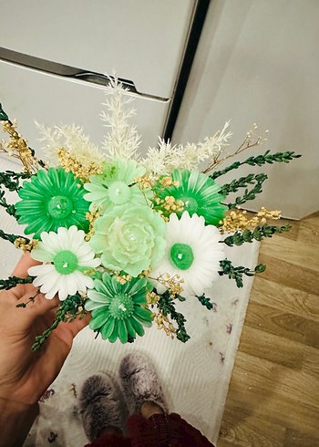 Yeşil Çiçekli Mum ve Dekoratif Aranjman - Görsel 2