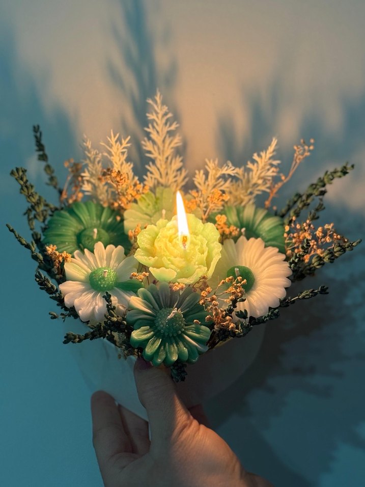 Yeşil Çiçekli Mum ve Dekoratif Aranjman - Görsel 3